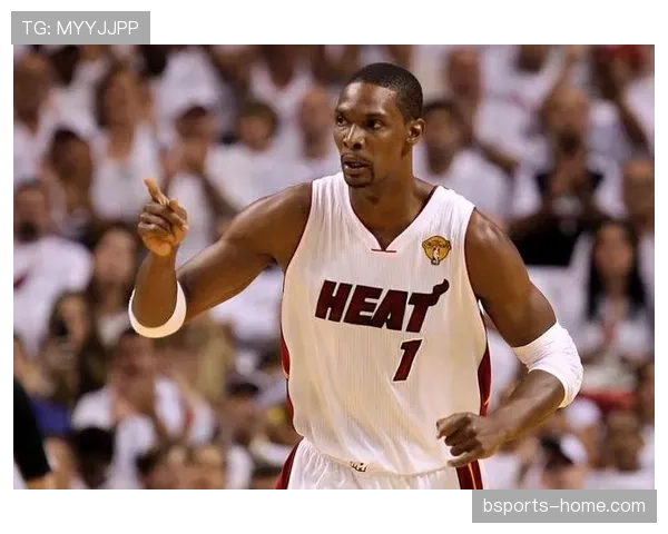 克里斯·波什挡拆拉开空间助力热火多点开花得分提升