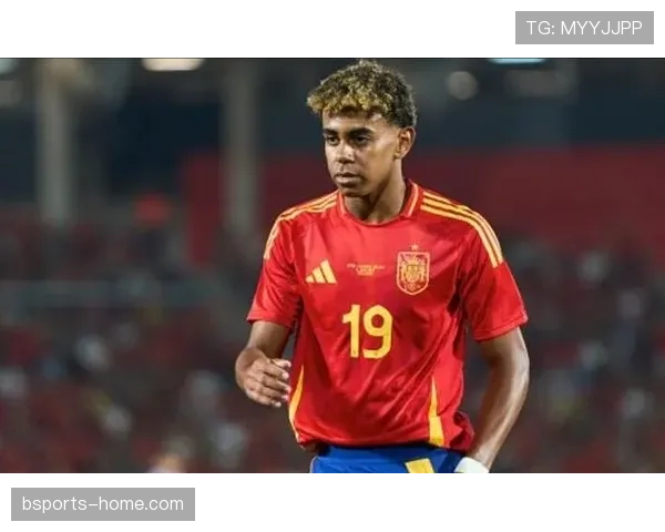 亚马尔与佩德里生涯早期的早熟差距：天赋兑现速度与成长路径的对比分析